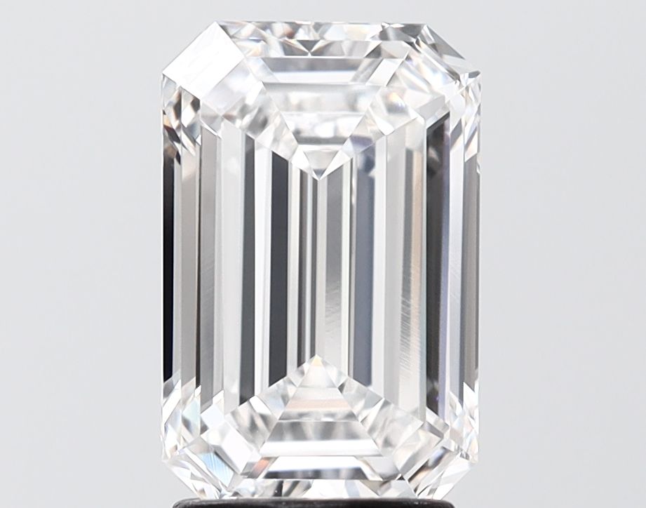 2.82 ct. emerald Lab Grown Diamond front image