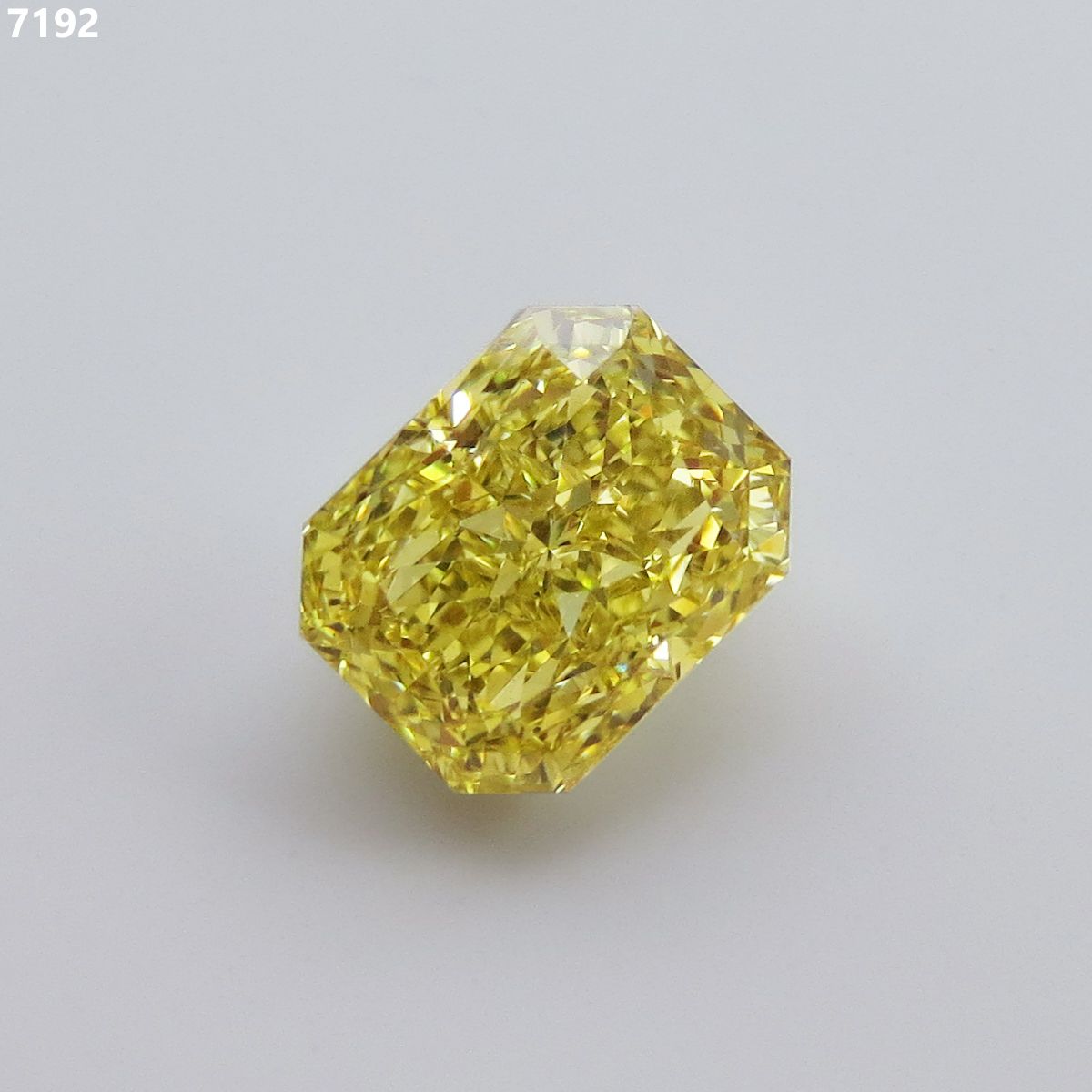3.03 ct Radiant diamond
