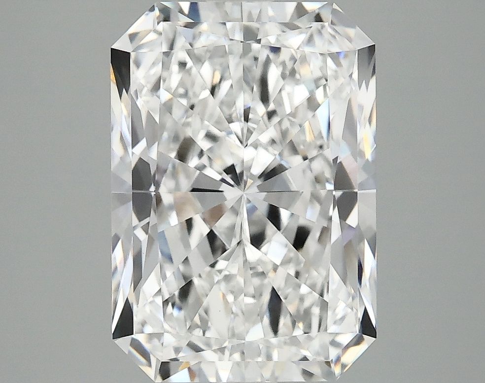 3.94 ct. radiant Lab Grown Diamond front image