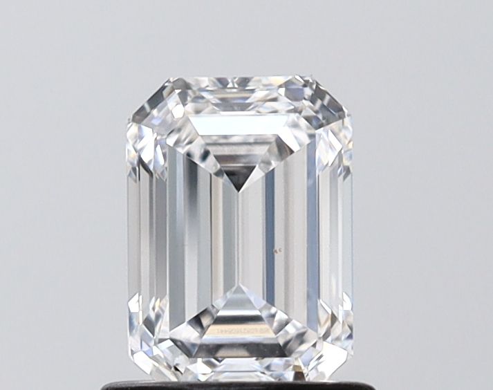 1.02 ct. emerald Lab Grown Diamond front image