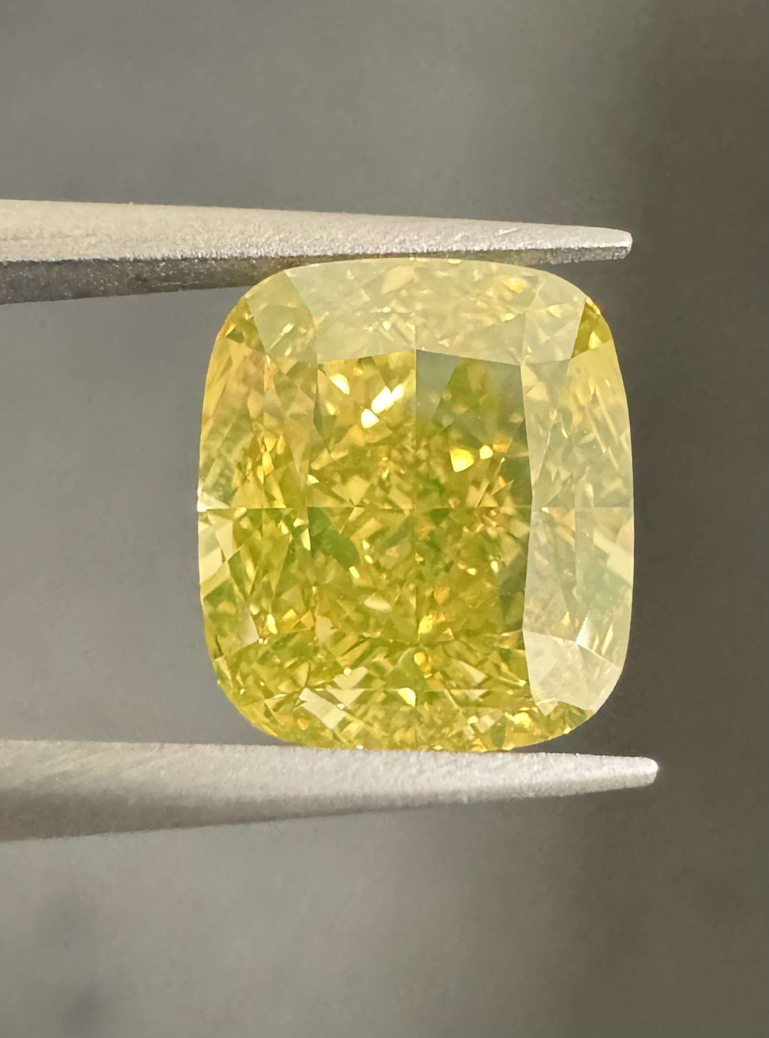 3.35 Carat Cushion brilliant Diamond Fancy Deep Brownish Yellow VS1