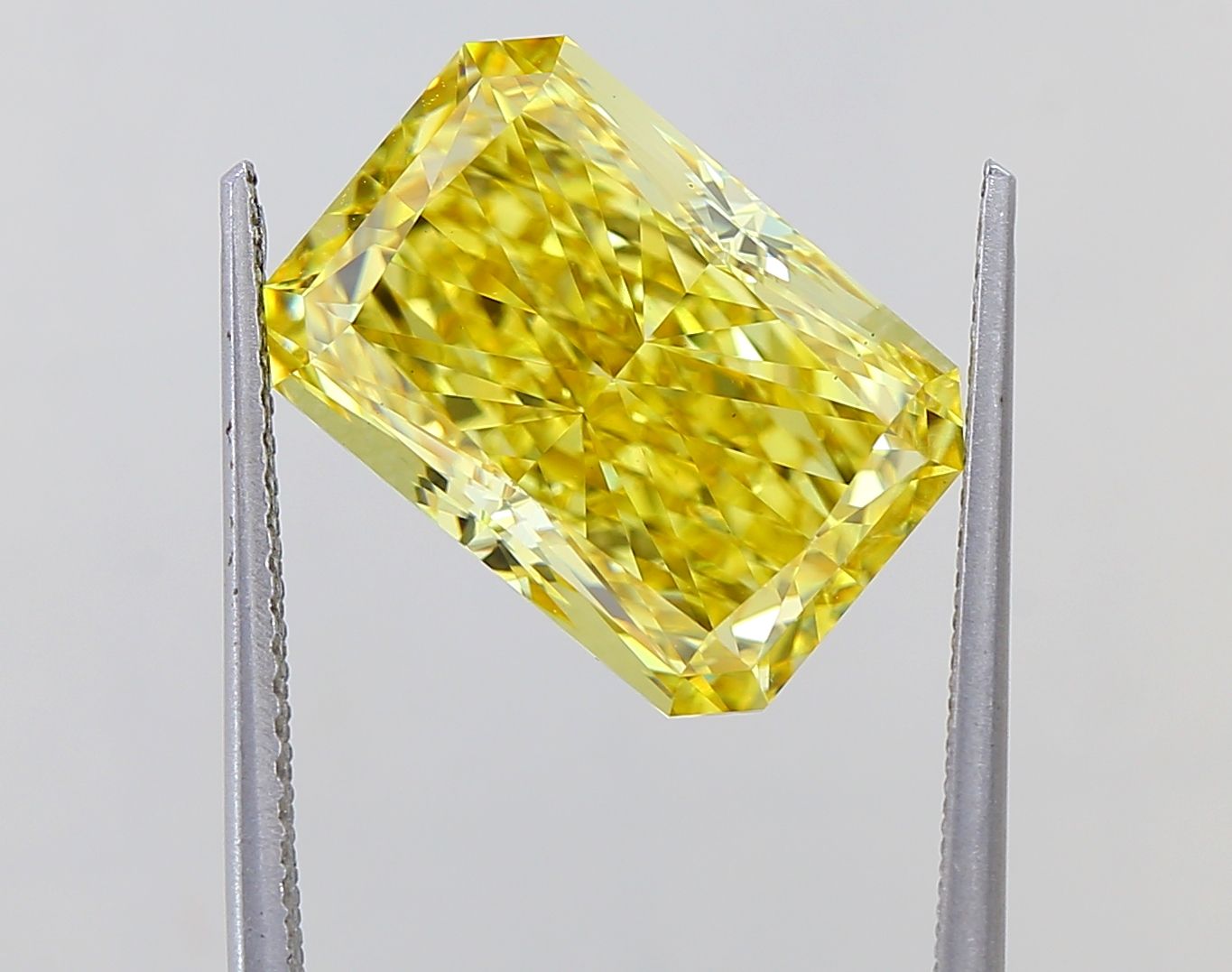 7.03 ct. radiant Lab Grown Diamond front image
