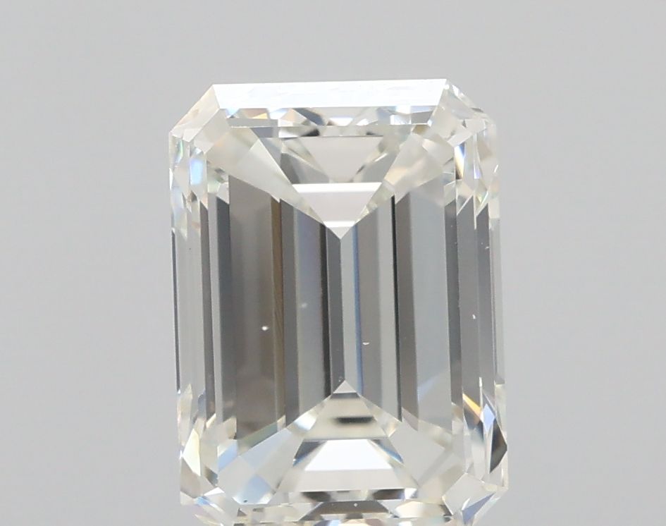 2.43 ct Emerald diamond