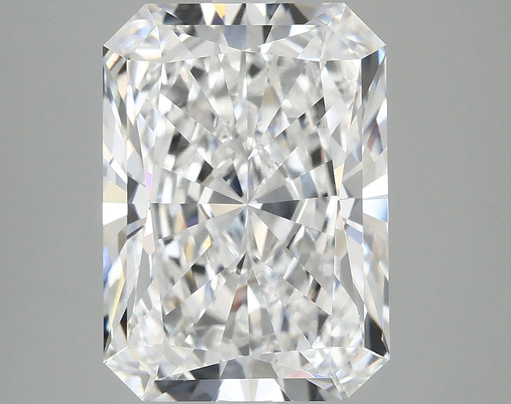 4.92 ct. radiant Lab Grown Diamond front image