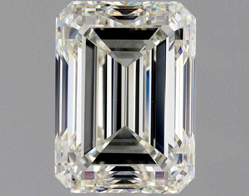 2.01 ct Emerald diamond