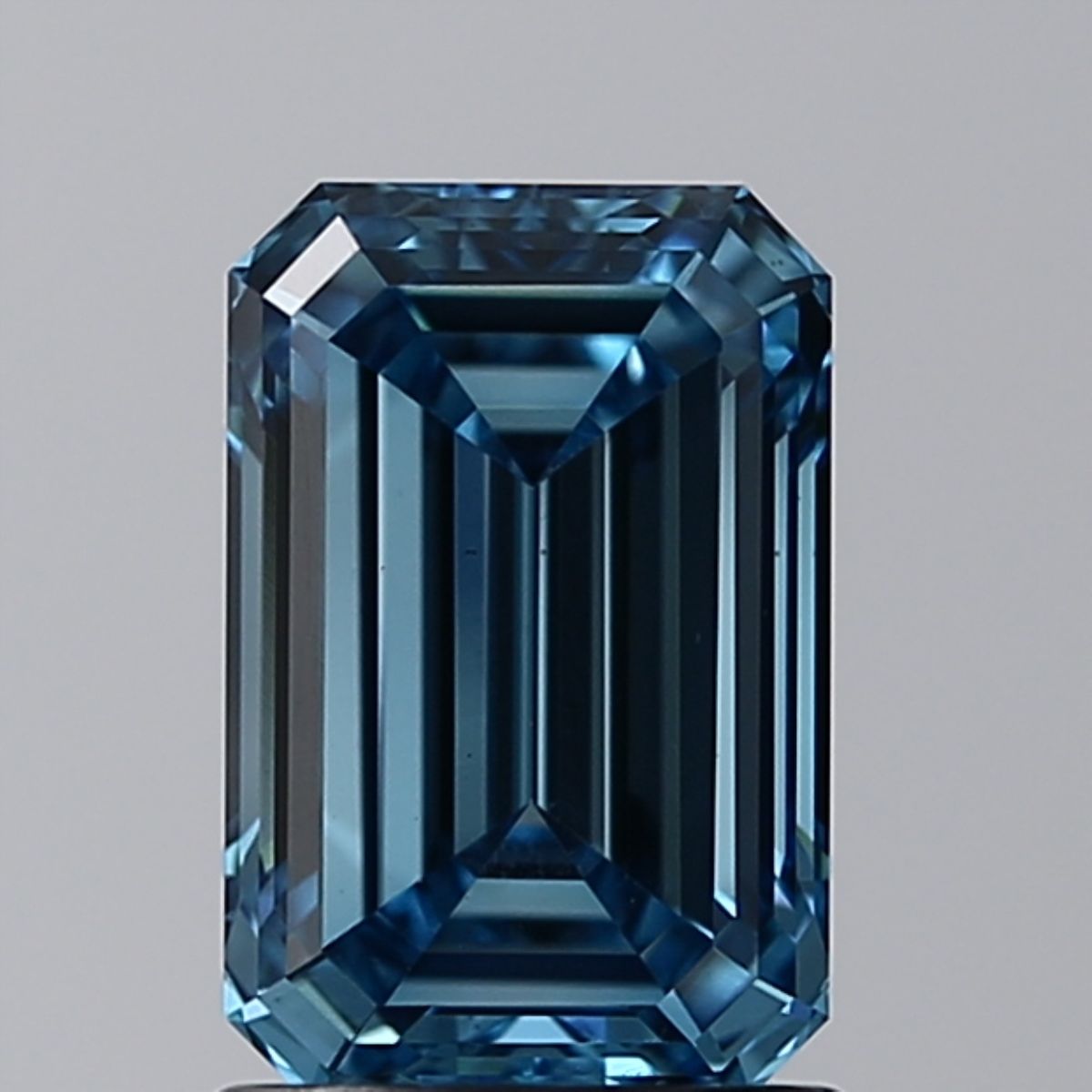 1.41 ct. emerald Lab Grown Diamond front image
