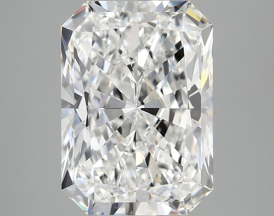 3.86 ct. radiant Lab Grown Diamond front image