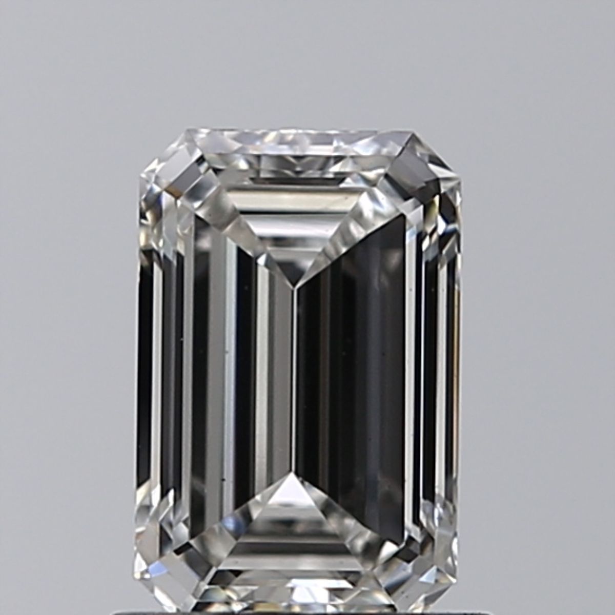 0.90 ct. emerald Lab Grown Diamond front image