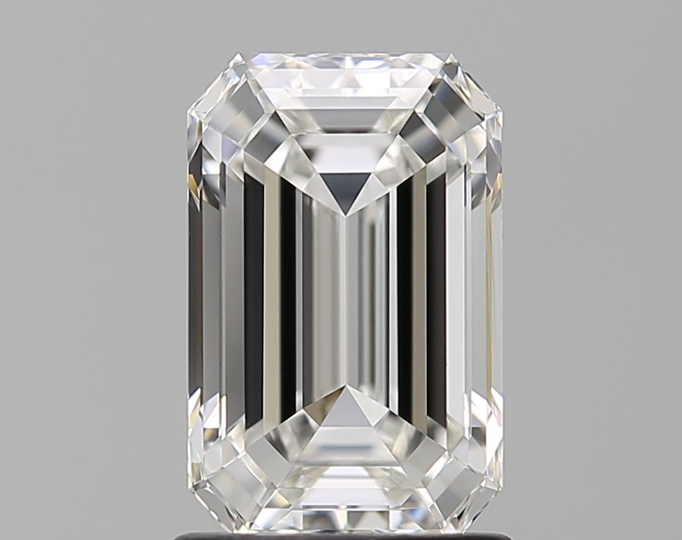 1.70 ct Emerald diamond