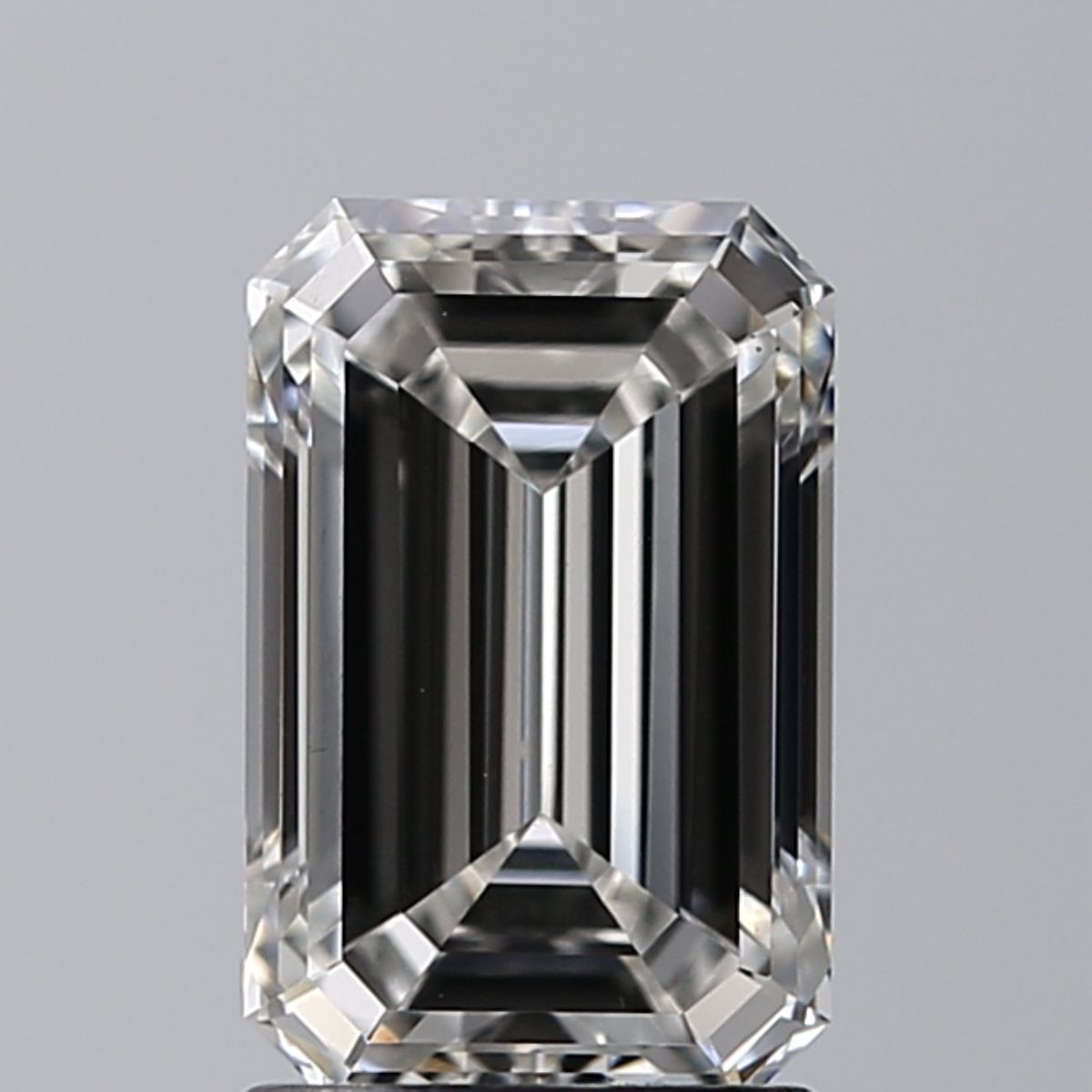 1.70 ct. emerald Lab Grown Diamond front image