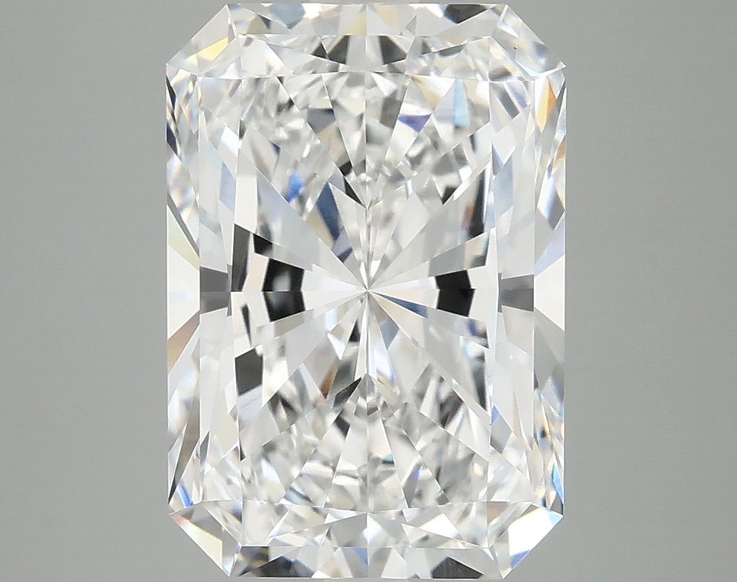 4.82 ct. radiant Lab Grown Diamond front image
