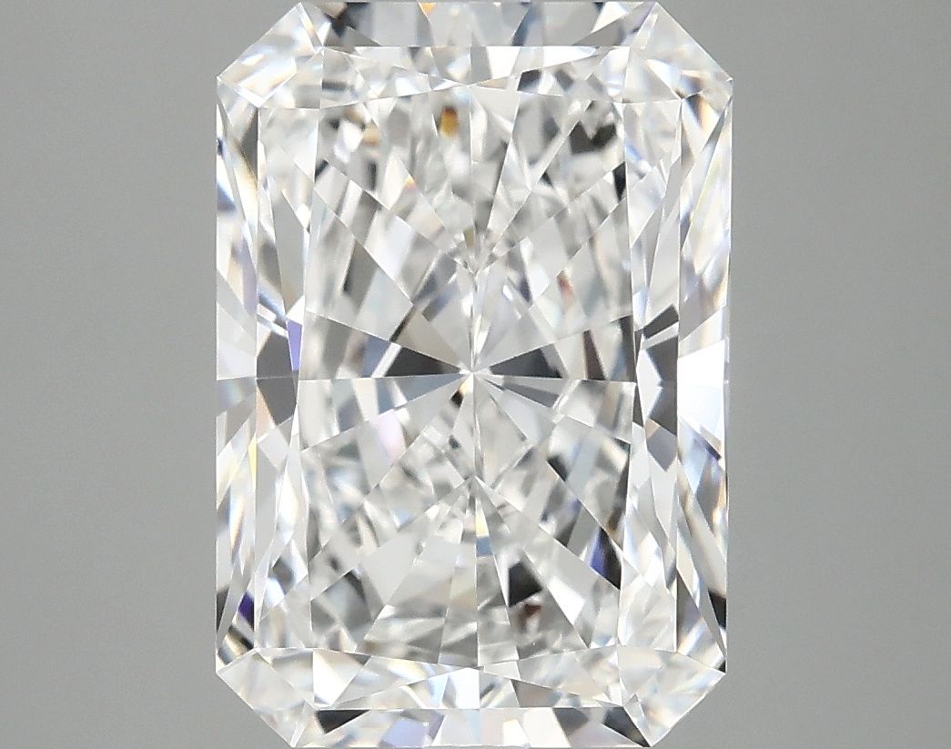 4.82 ct. radiant Lab Grown Diamond front image