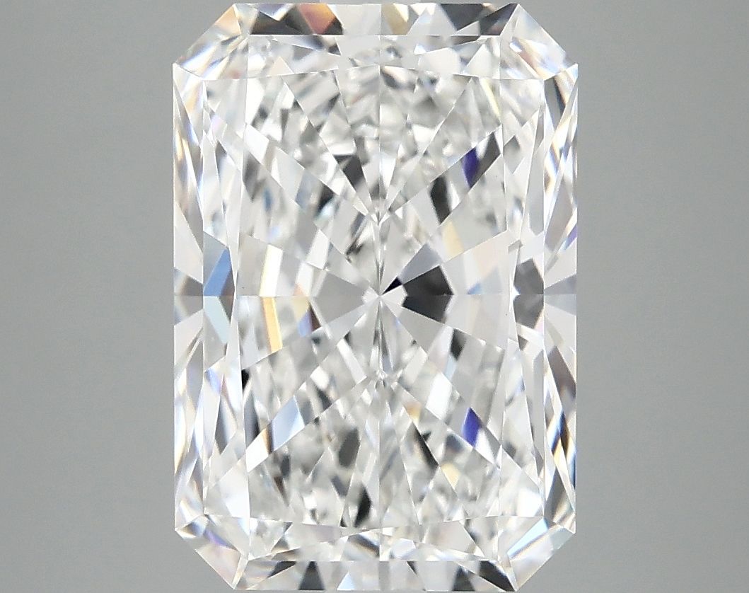 4.87 ct. radiant Lab Grown Diamond front image