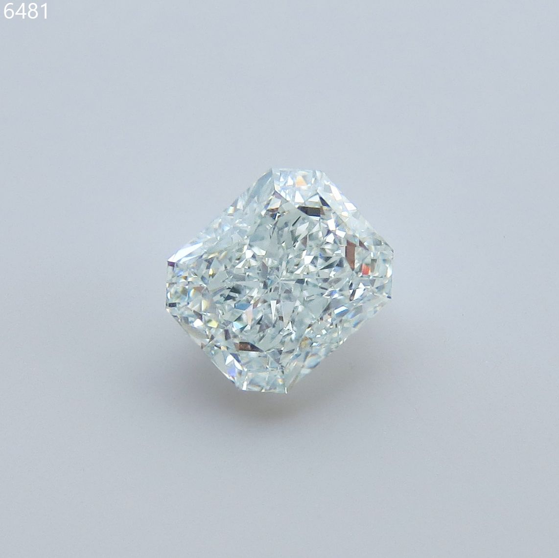 3.02 ct Radiant diamond
