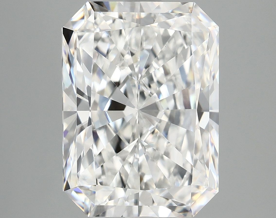 4.87 ct. radiant Lab Grown Diamond front image