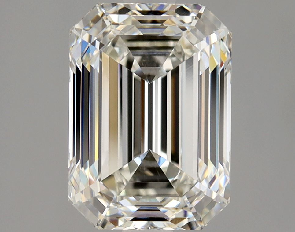 2.40 ct Emerald diamond