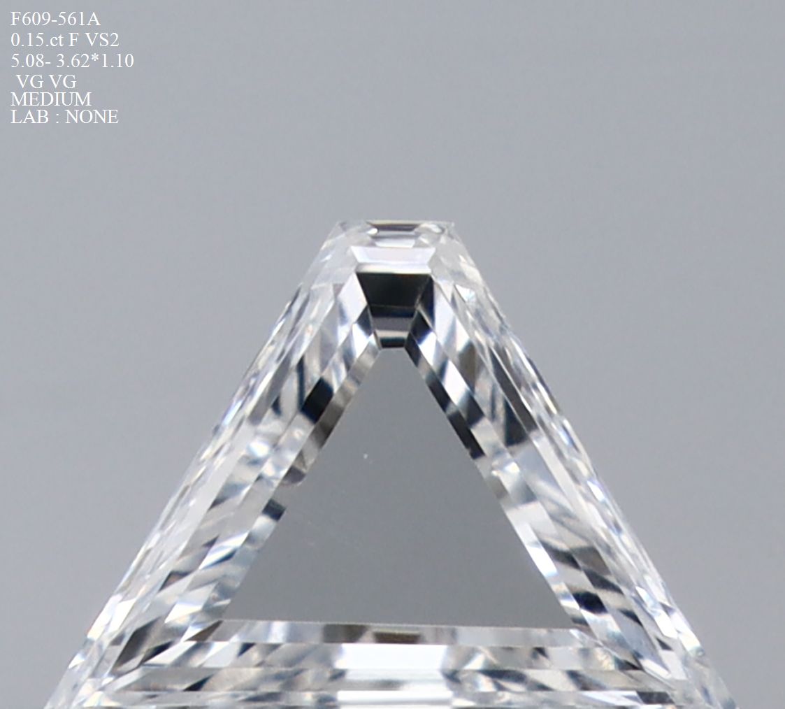 0.15ct Half Moon F VS2