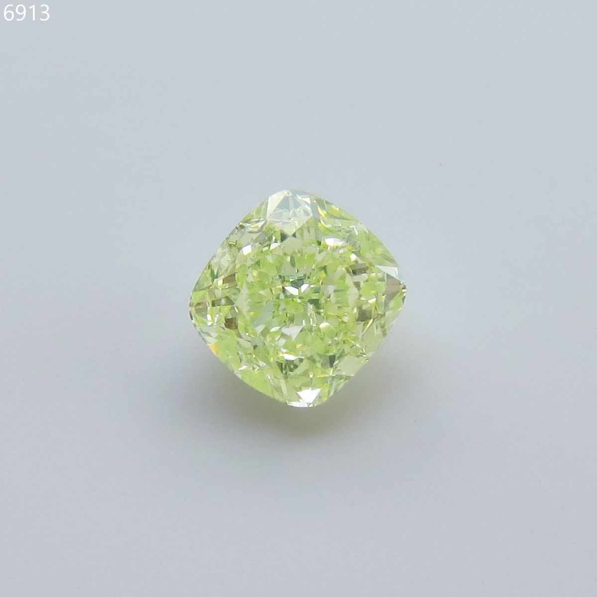 2.01 ct Cushion Brilliant diamond