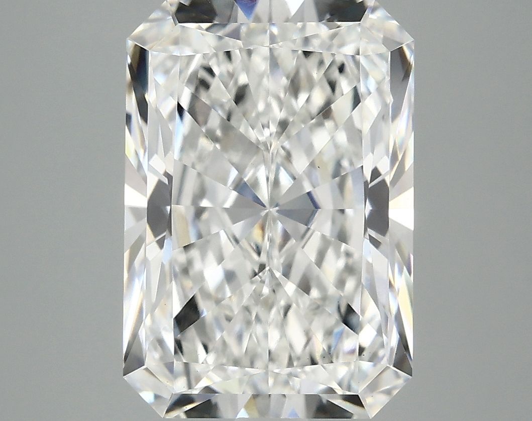 4.87 ct. radiant Lab Grown Diamond front image