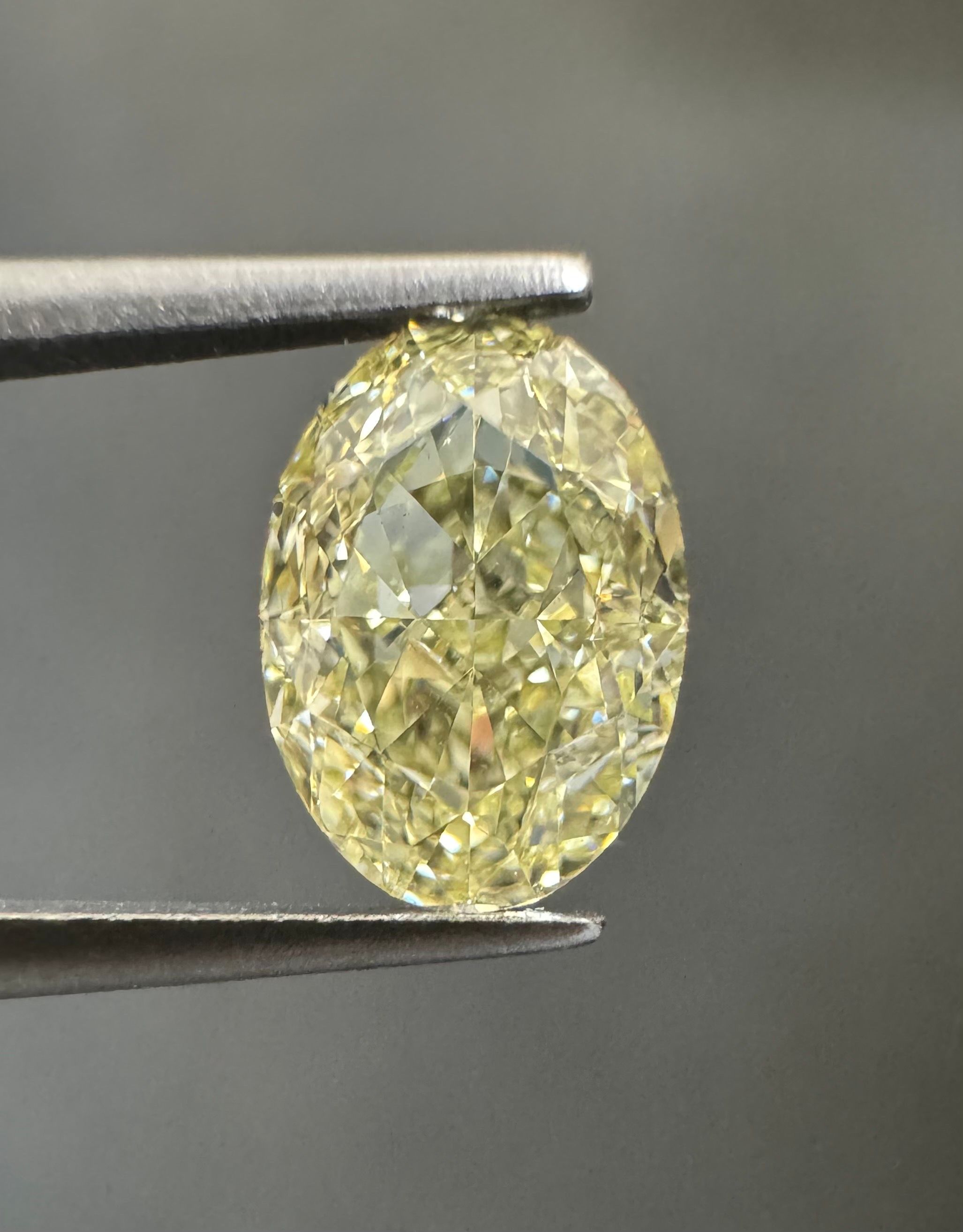 1.02 Carat Oval Diamond W-X VVS2