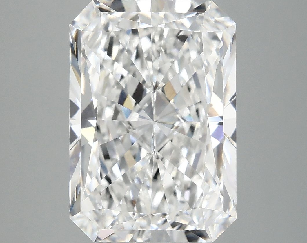 4.94 ct. radiant Lab Grown Diamond front image