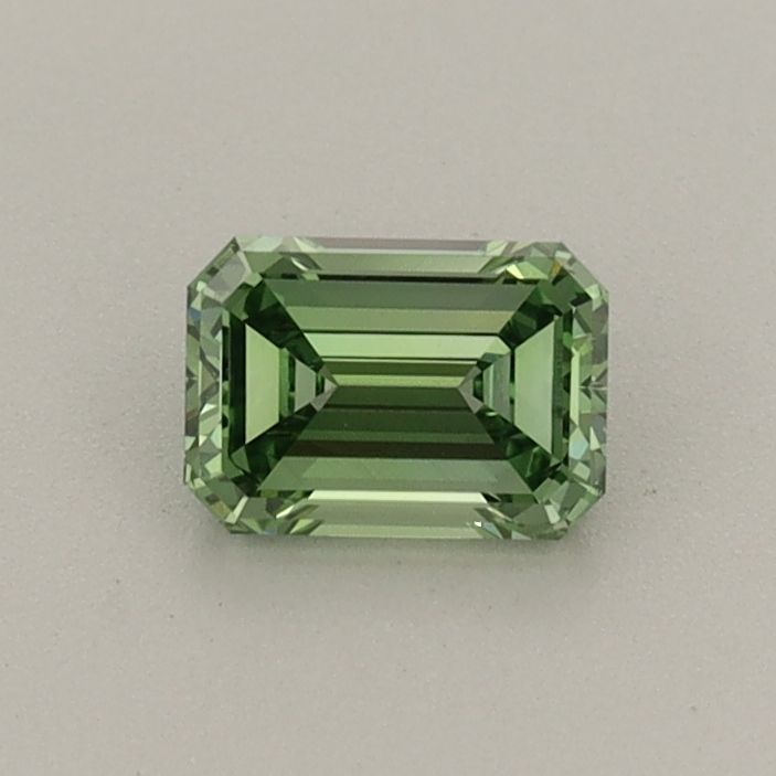 0.44 ct Emerald diamond