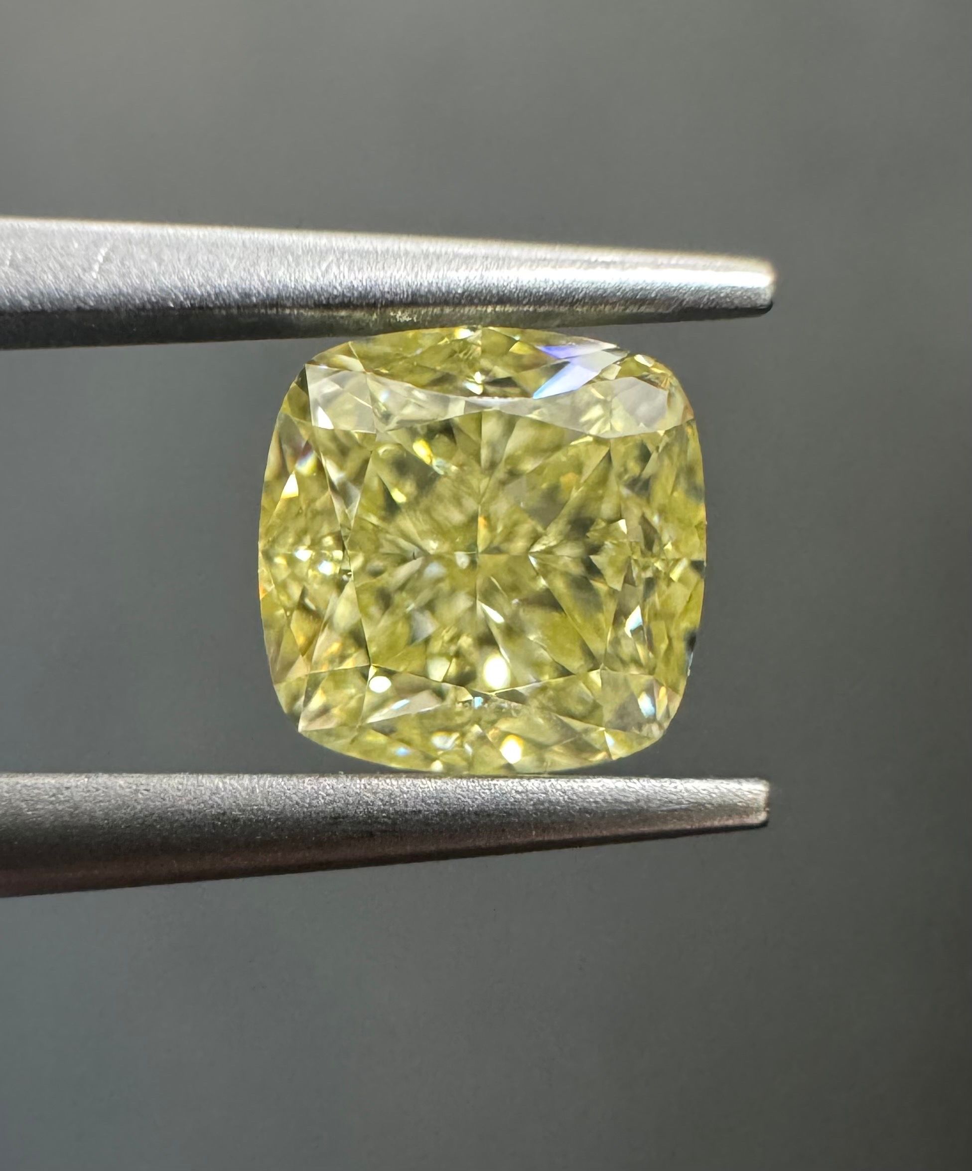 0.95 Carat Cushion modified Diamond Fancy Yellow VS1