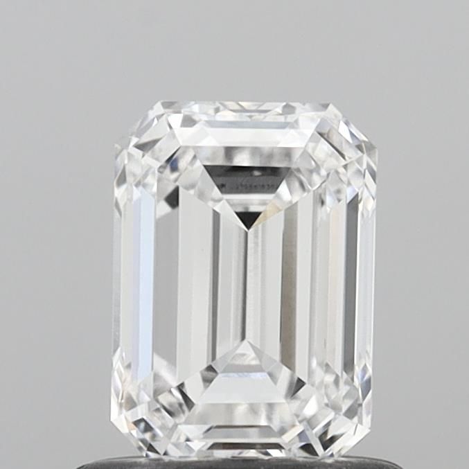 0.9 ct lab-grown Emerald Diamond