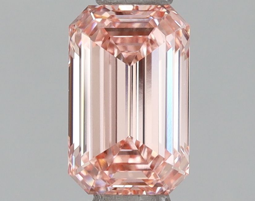 1.04 ct. emerald Lab Grown Diamond front image