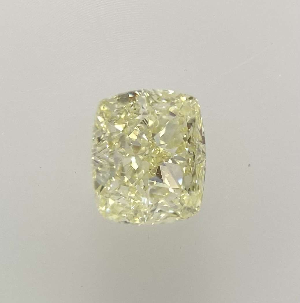 1 Carat Cushion brilliant Diamond Fancy Light Yellow VS1