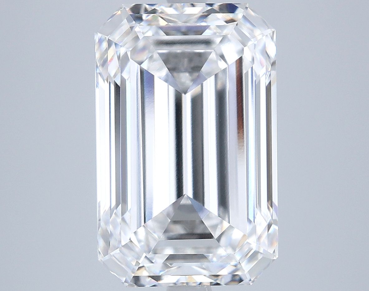7.10 ct. emerald Lab Grown Diamond front image