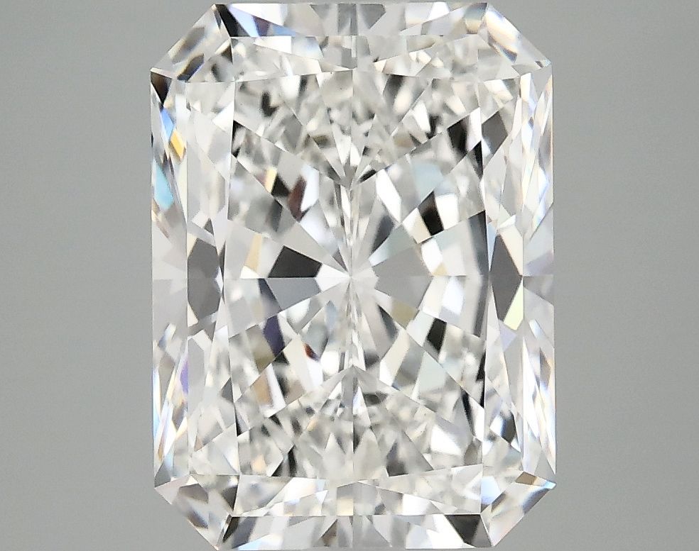 4.68 ct. radiant Lab Grown Diamond front image