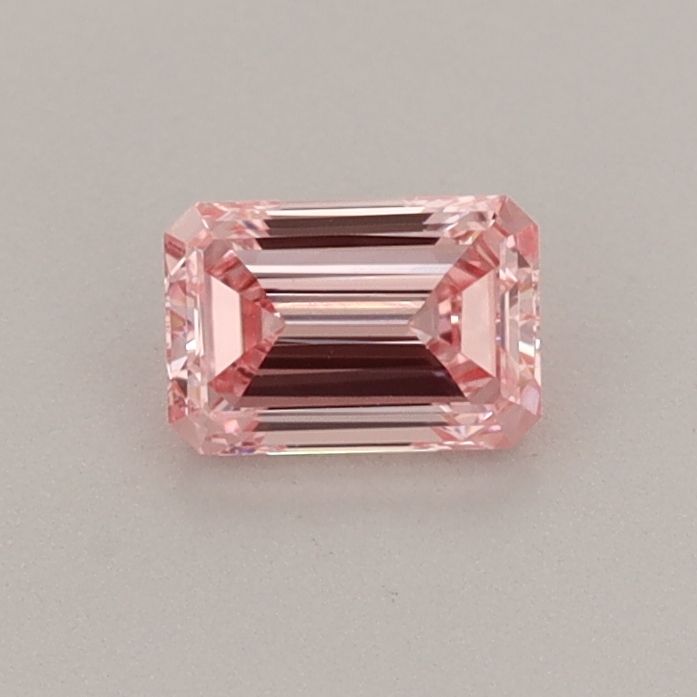 0.38 ct Emerald diamond