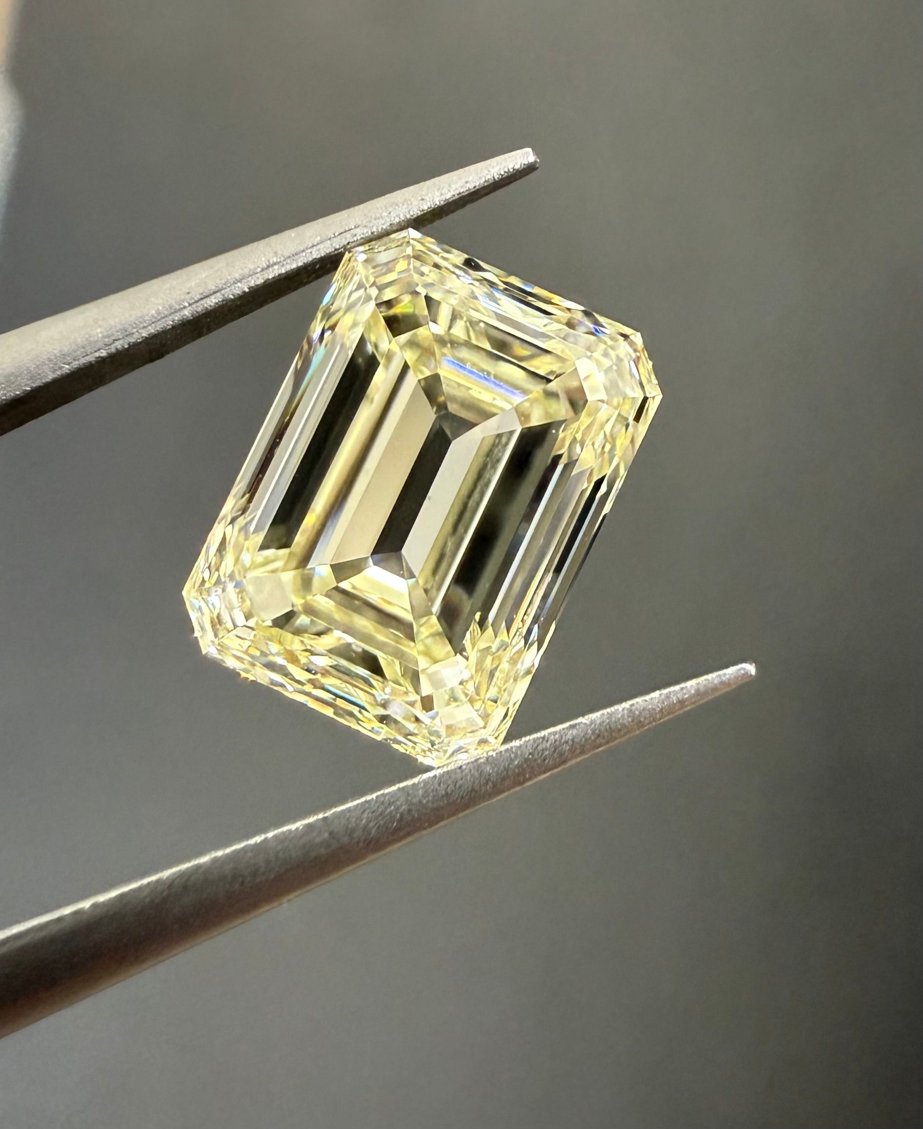 2.01 Carat Emerald Diamond U-V VS1