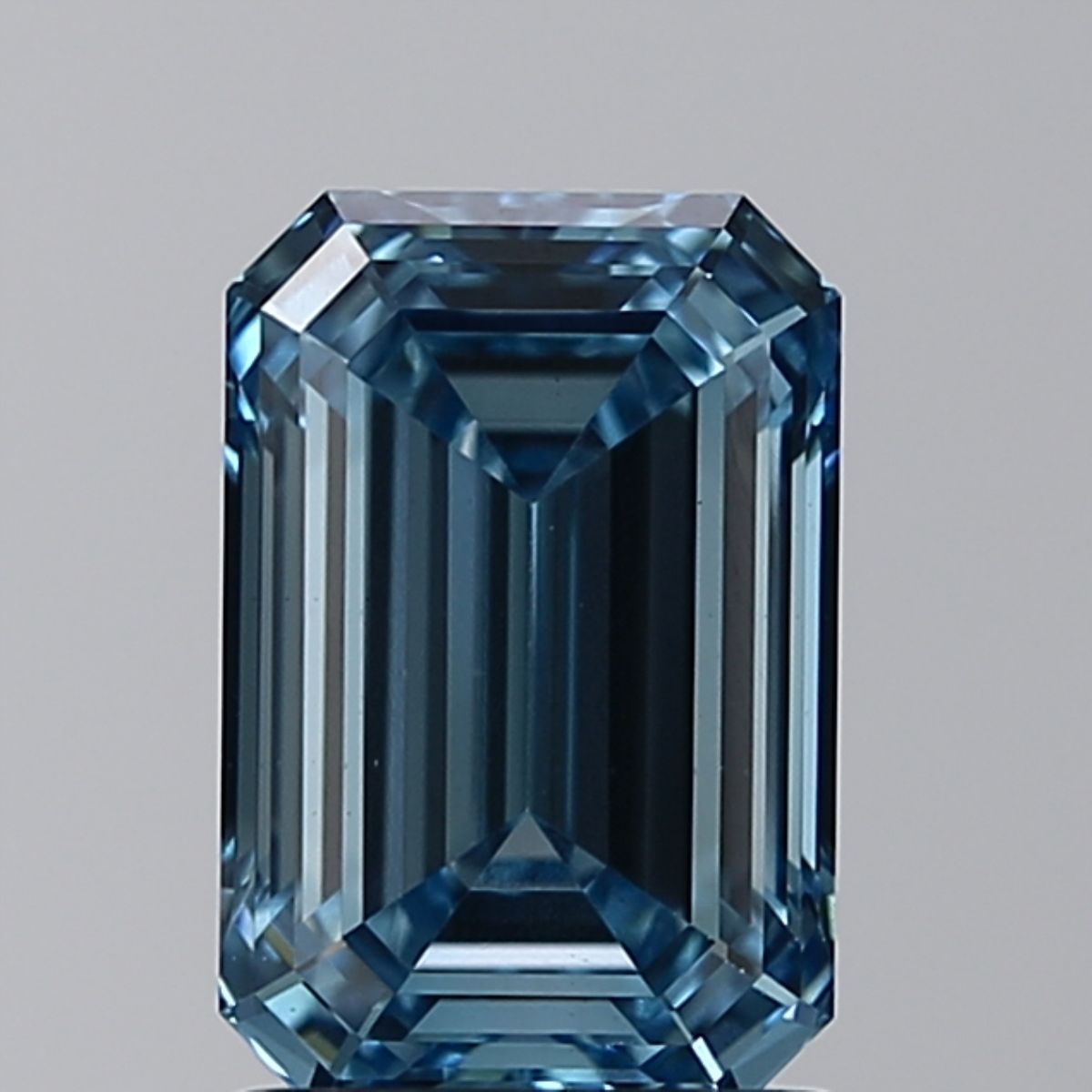 1.56 ct. emerald Lab Grown Diamond front image
