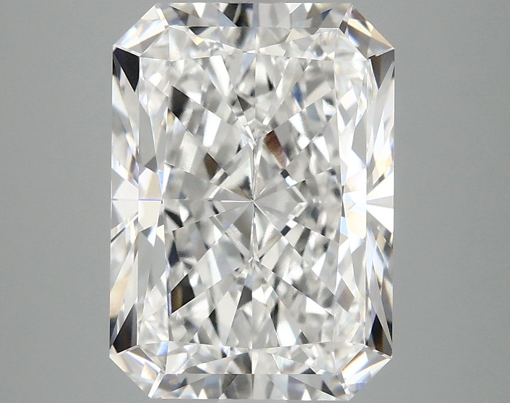 4.88 ct. radiant Lab Grown Diamond front image