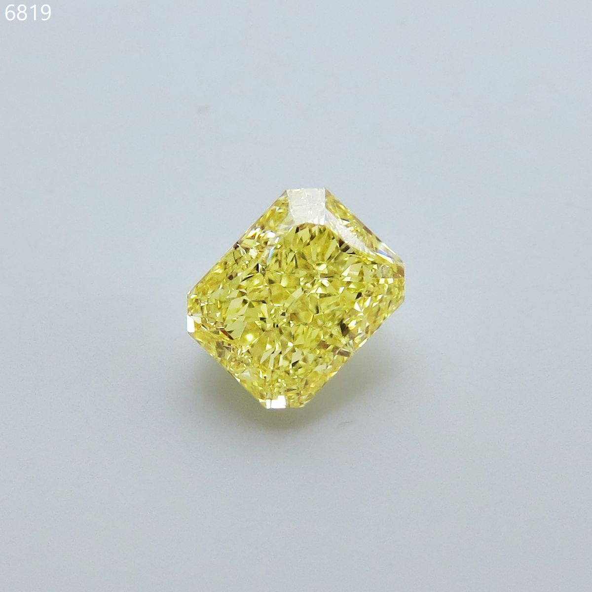 1.01 ct Radiant diamond