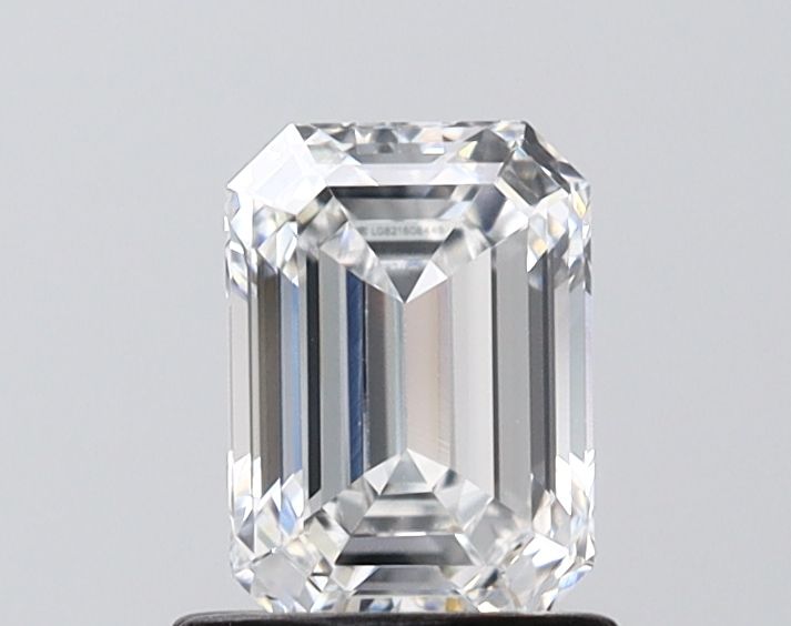 1.02 ct. emerald Lab Grown Diamond front image