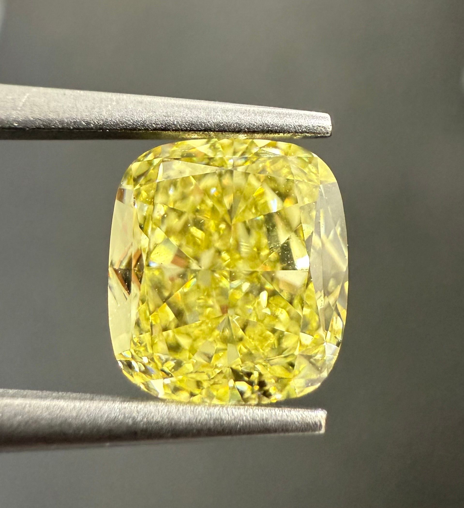 1.43 Carat Cushion brilliant Diamond Fancy Intense Yellow VS1
