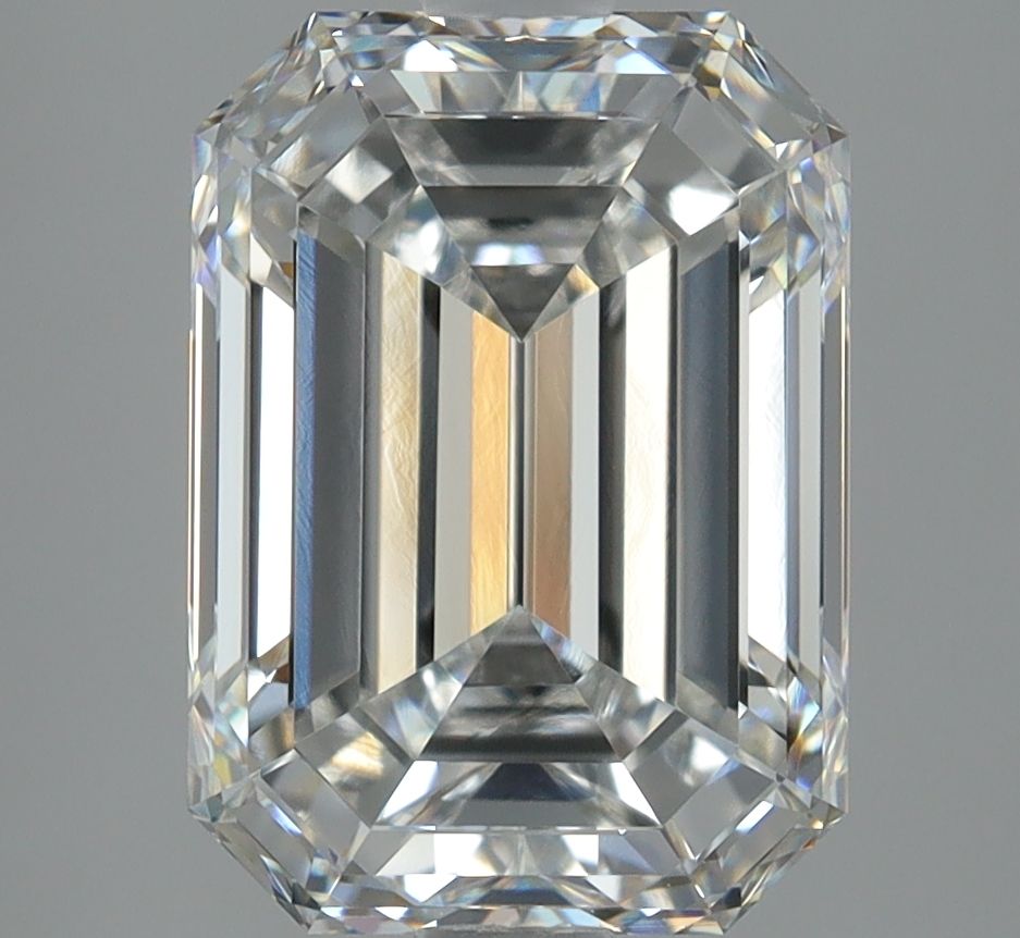 3.02 ct Emerald diamond