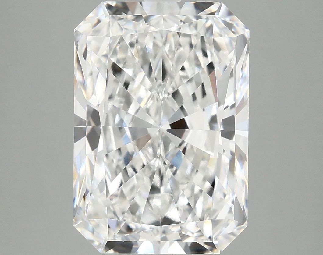 4.87 ct. radiant Lab Grown Diamond front image