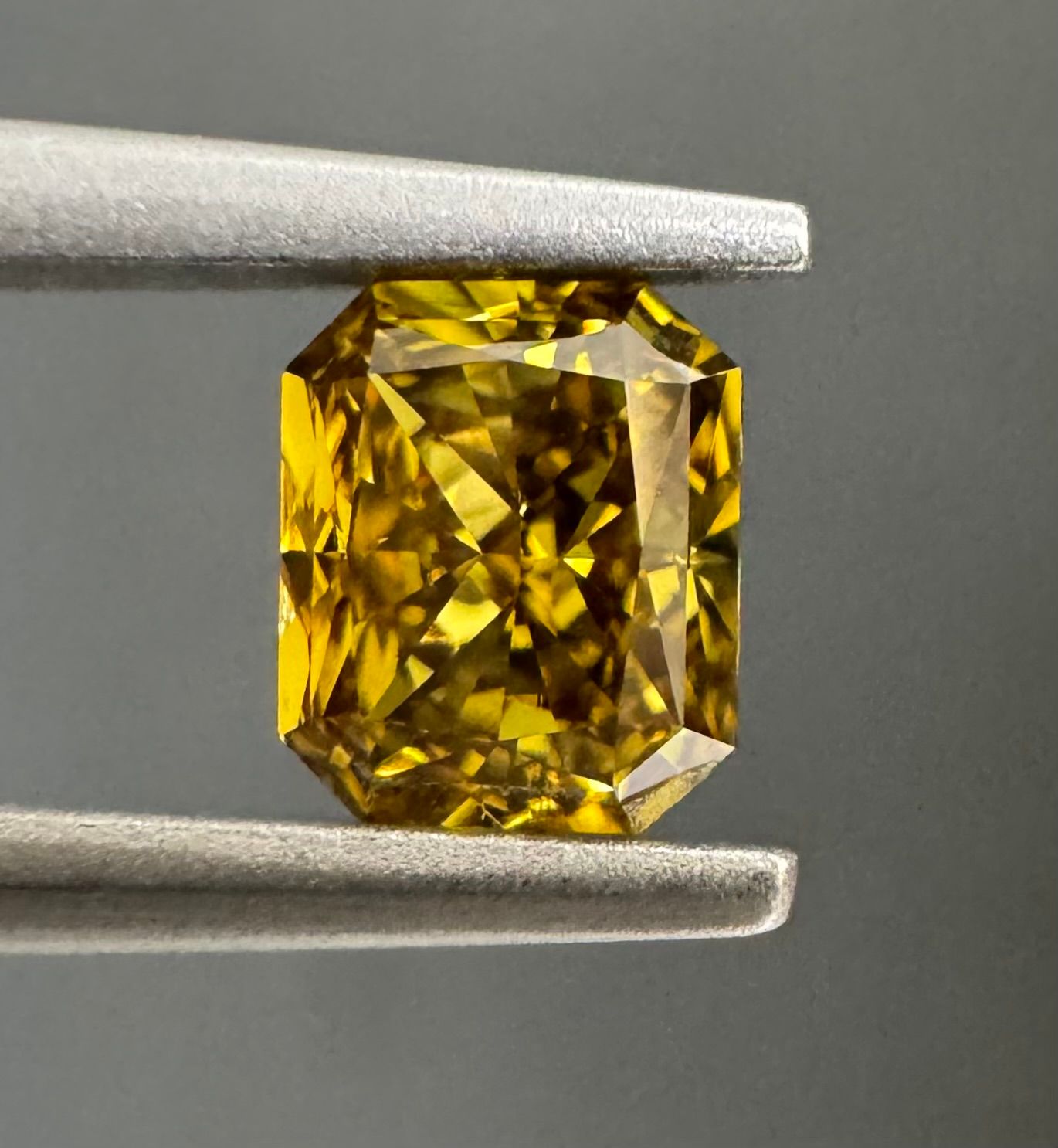0.45ct Radiant diamond