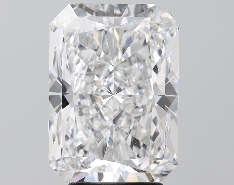Diament LG radiant, 4.19 ct, E, VS1