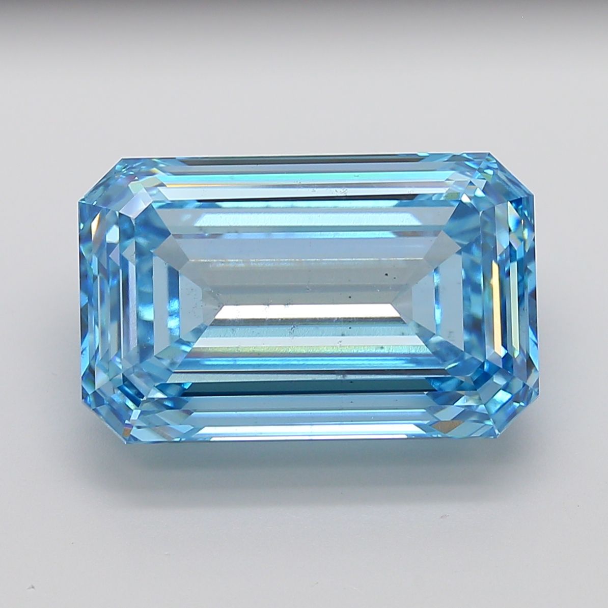 20.38 ct. emerald Lab Grown Diamond front image