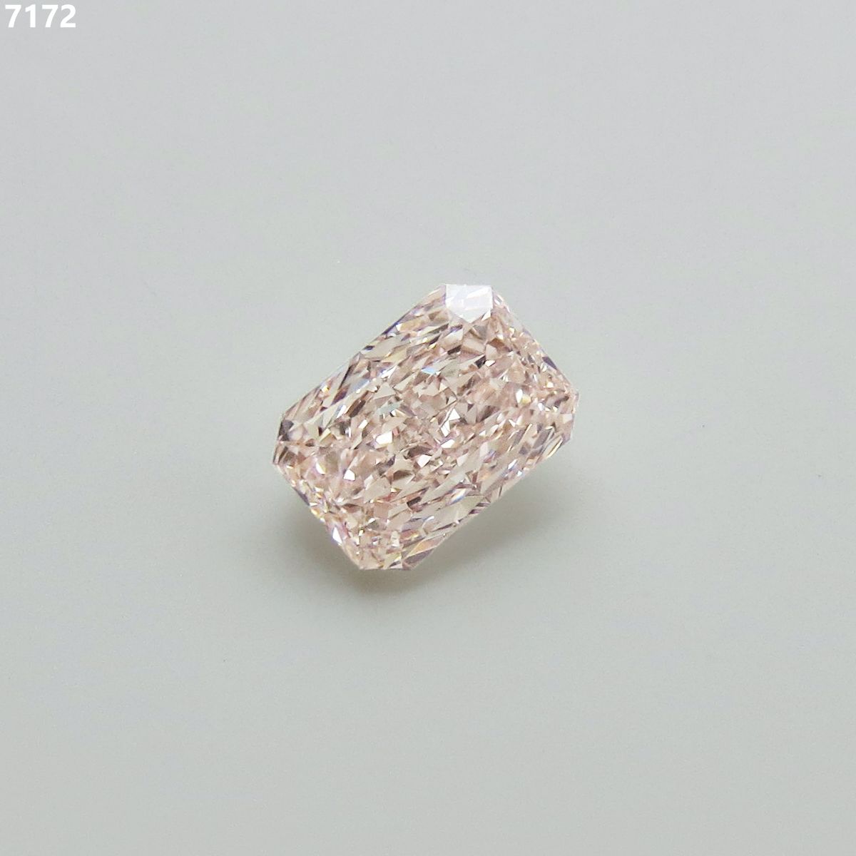 1.01 ct Radiant diamond