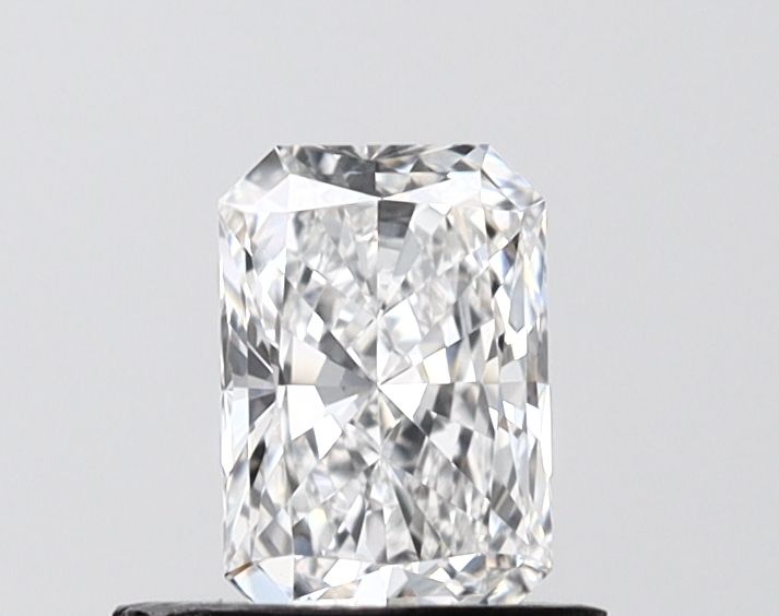0.7 ct lab-grown Radiant Diamond