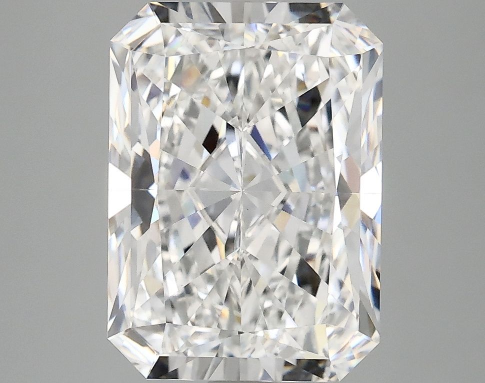 3.94 ct. radiant Lab Grown Diamond front image
