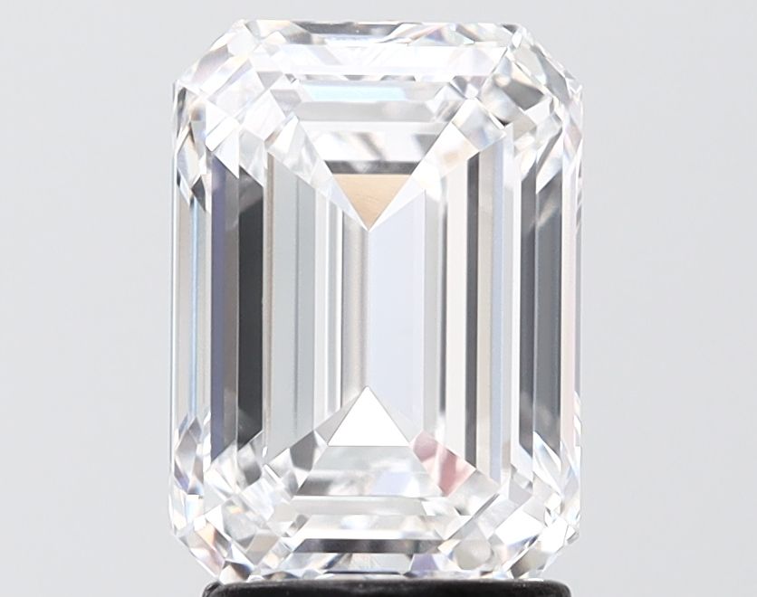 2.86 ct. emerald Lab Grown Diamond front image