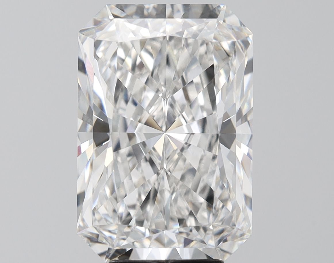Diament LG radiant, 6.18 ct, E, VS1