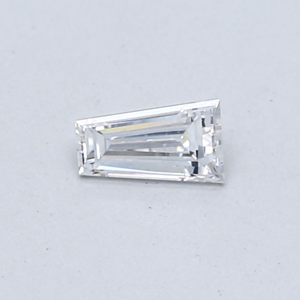 0.23ct Tapered Baguette E VS1